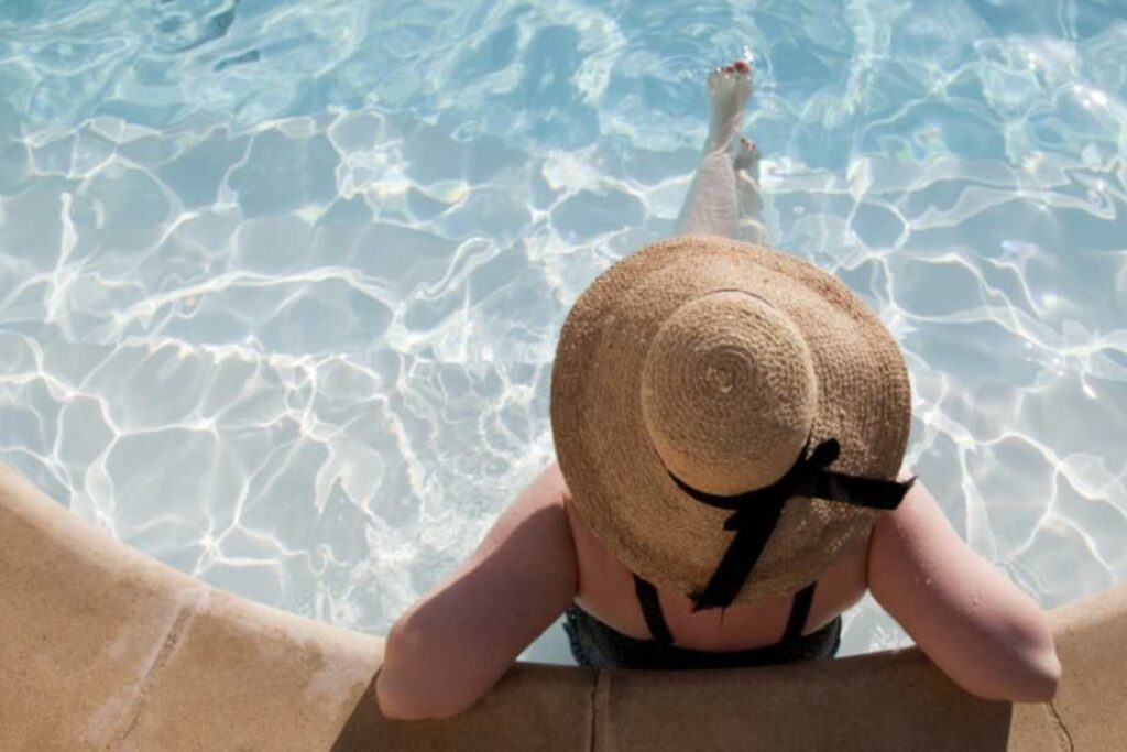 Nel 2025, viaggiare da soli non significa più isolarsi, ma vivere un’avventura personale e sociale. Le destinazioni scelte offrono un ventaglio