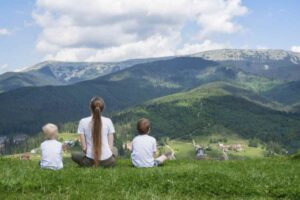 Sono sempre più numerosi coloro che scelgono di trascorrere il periodo estivo in luoghi meno affollati, preferendo temperature più fresche